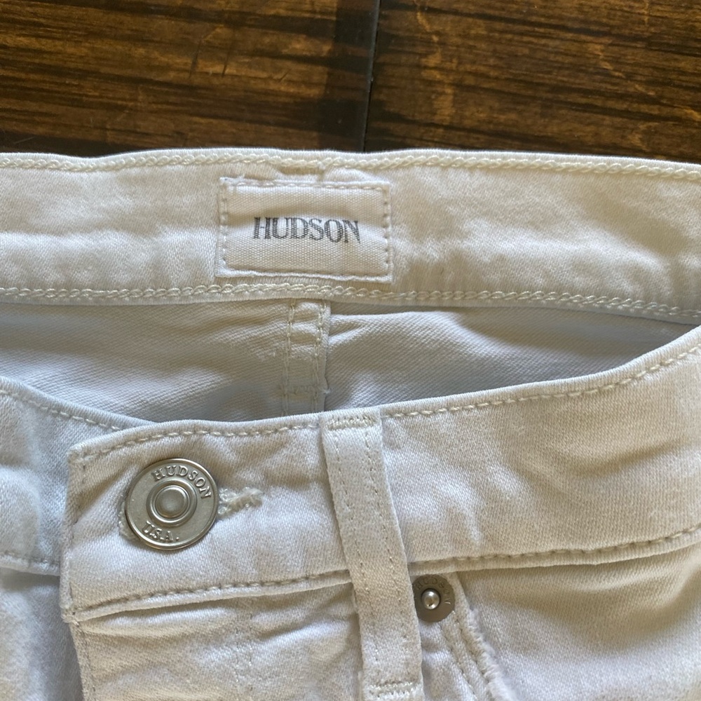Hudson skinny distressed white jeans, cutoff at ankles, size 25